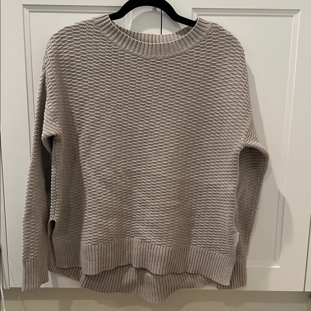 GAP Ribbed Knit Sweater in Beige